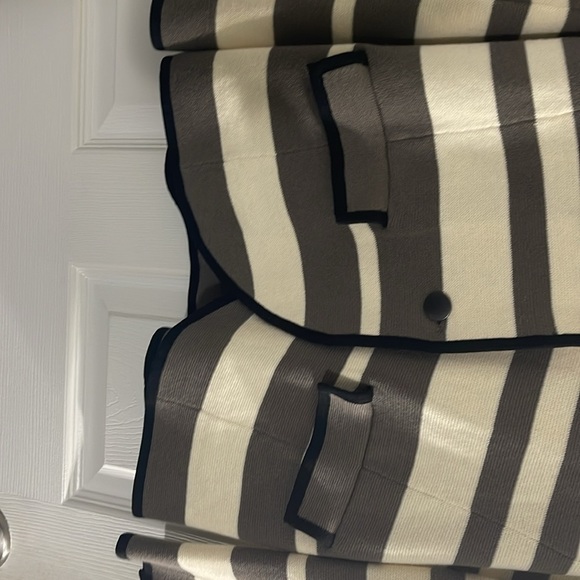 Loft Women's NWOT Grey, black and white structured sweater blazer, Size S - Picture 3 of 9